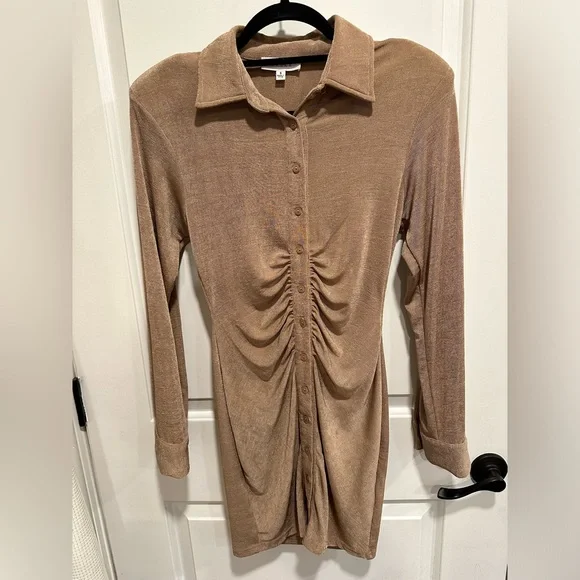 MABLE Front Ruched Button-Down Skinny Mini Shirt Dress Taupe Women’s Small - Picture 2 of 6